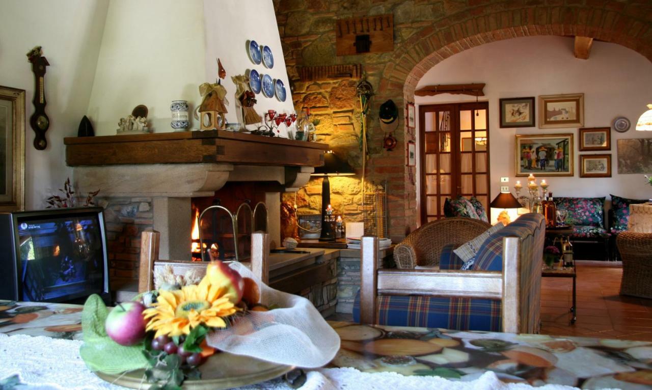 Casa Grazia Villa กัมบาสซี แตร์เม ภายนอก รูปภาพ